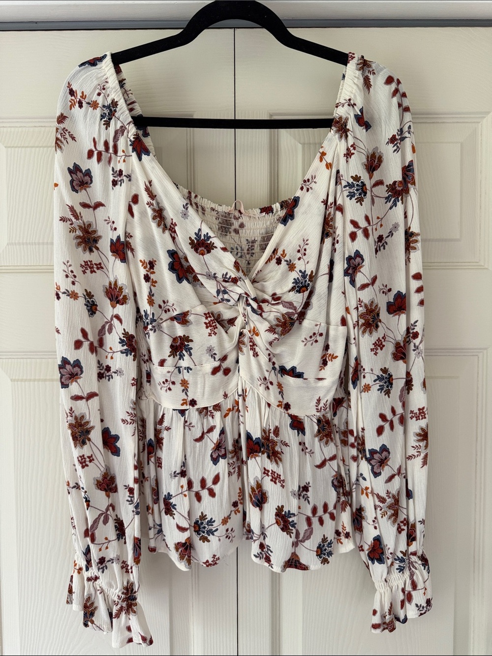 Fall Blouse 🍂 Miami White Floral Knot-Front Long Sleeve Blouse